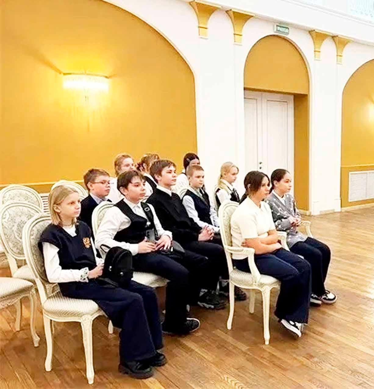 Для&nbsp;школьников Фрунзенского района Петербурга провели экскурсию в&nbsp;ЗАГС