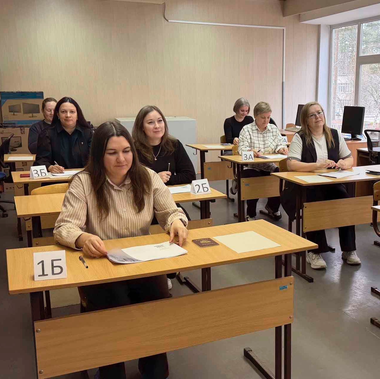 В&nbsp;поселке Рефтинском на&nbsp;Среднем Урале родители выпускников сдали ЕГЭ