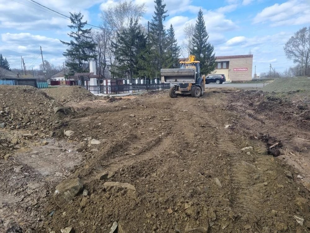 В&nbsp;деревне Яраткулова Челябинской области начали обновлять центральный сквер