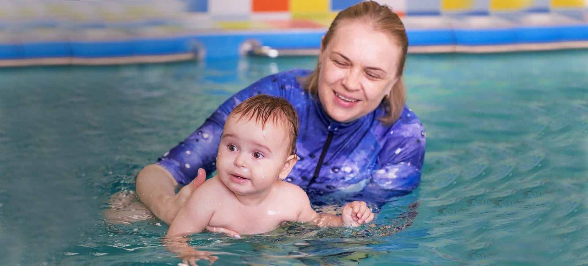 Живая вода: как&nbsp;астраханский врач спасла сына и&nbsp;решила учить детей плаванию