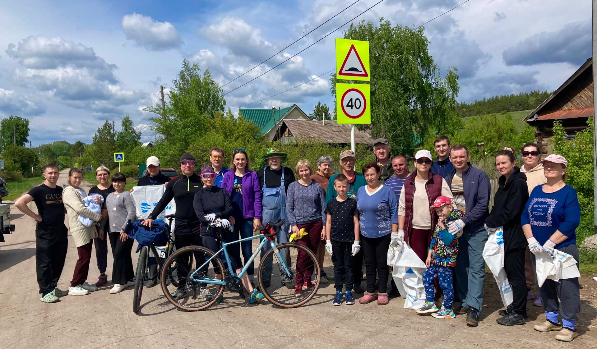 В&nbsp;поселке Духовом в&nbsp;Самарской области очистили от&nbsp;мусора берег озера