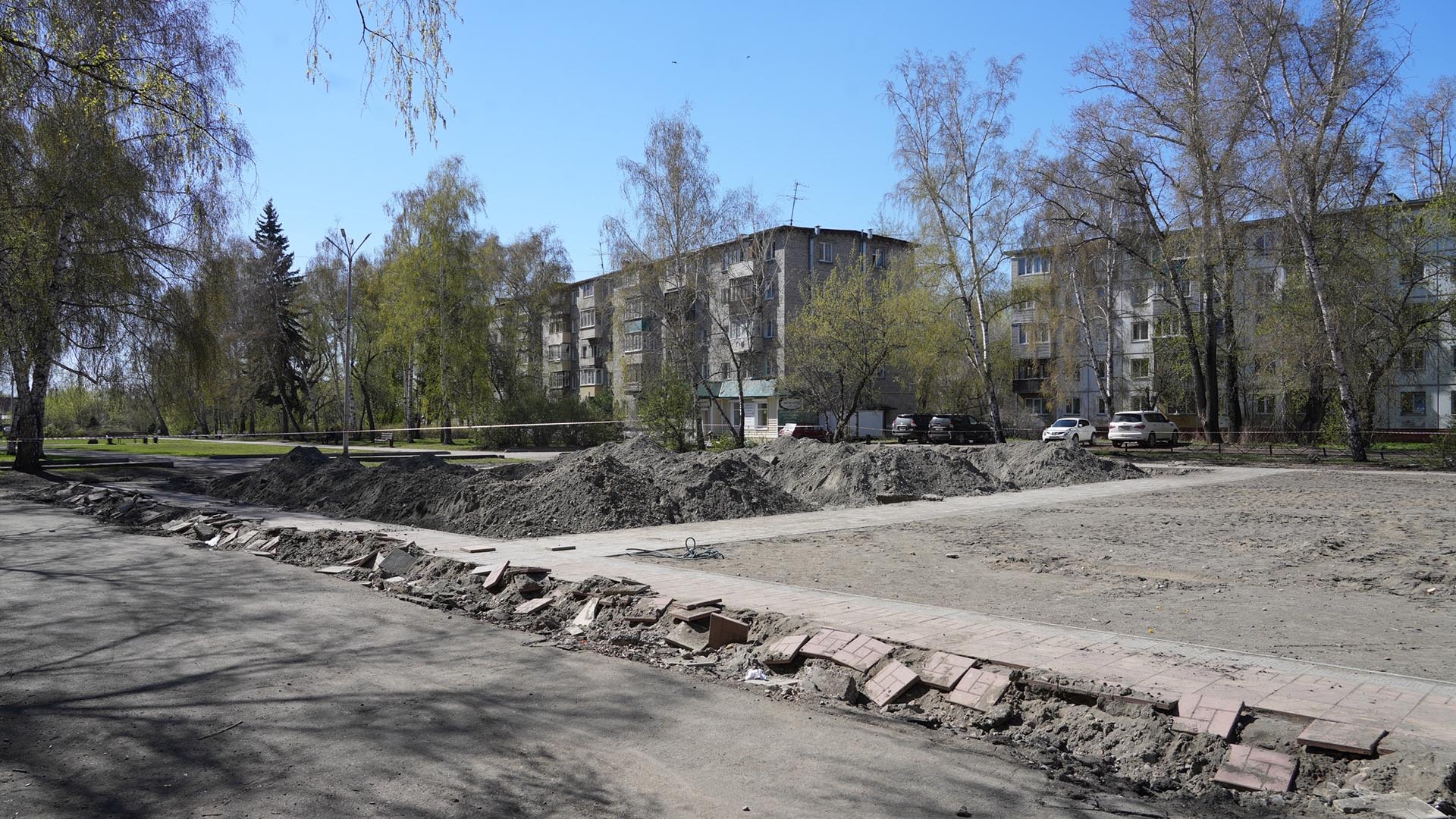 В&nbsp;Бийске началось благоустройство бульвара 50-летия ВЛКСМ