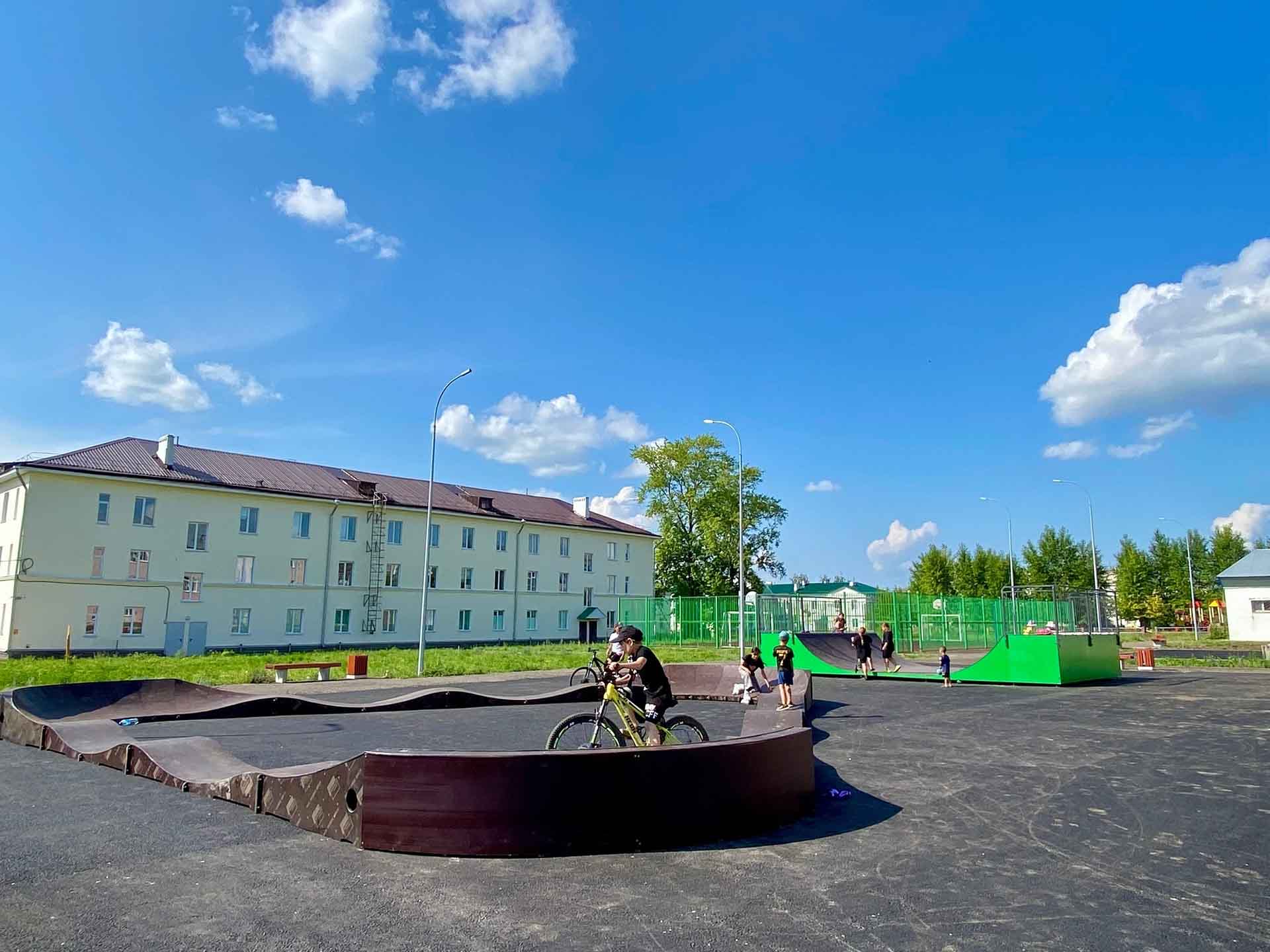 В&nbsp;башкирском поселке Приютово благоустроили сквер &laquo;Молодежный&raquo;