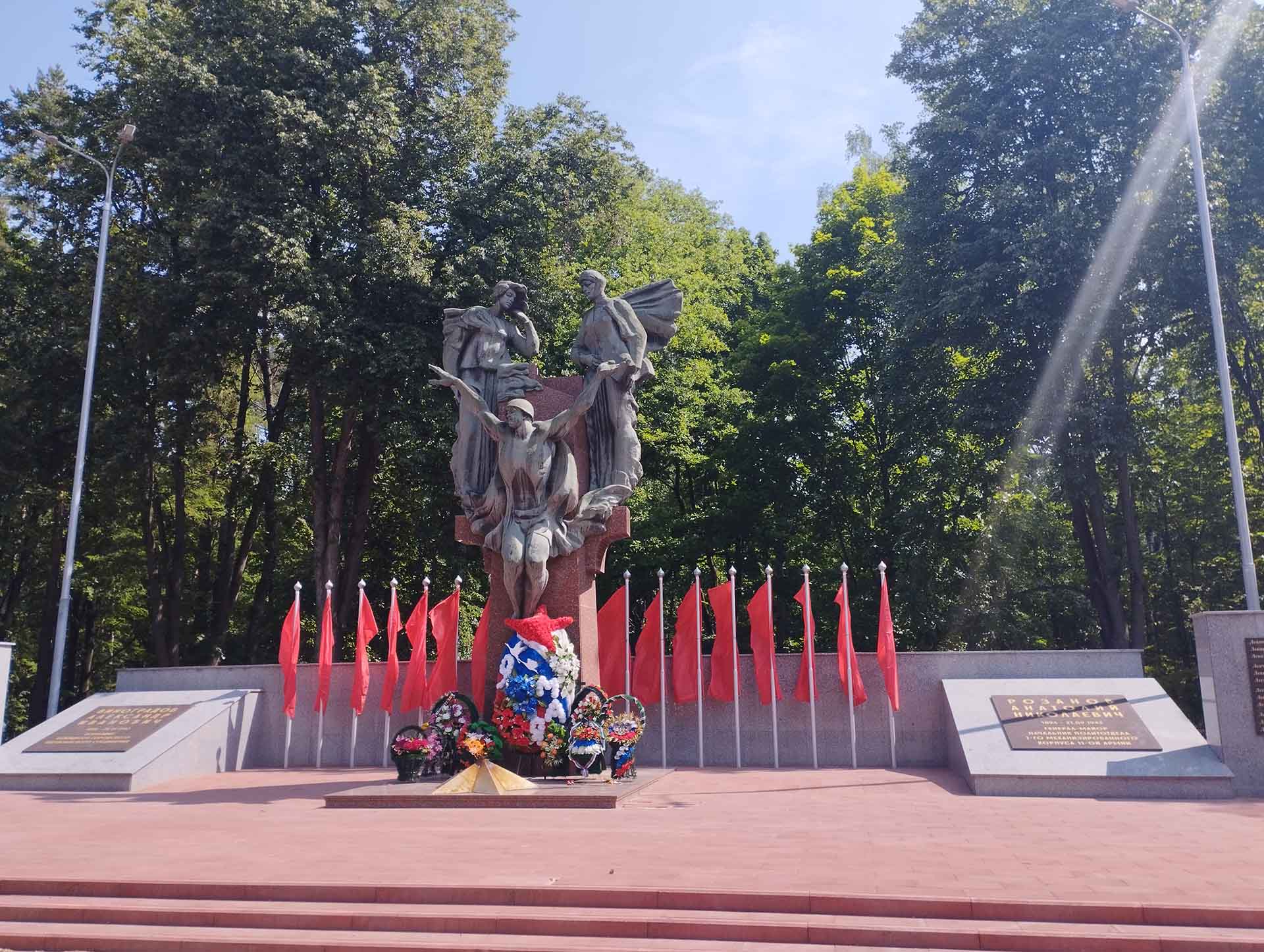 В&nbsp;Брянске отремонтируют участки дорог, ведущие к&nbsp;Воинскому мемориалу