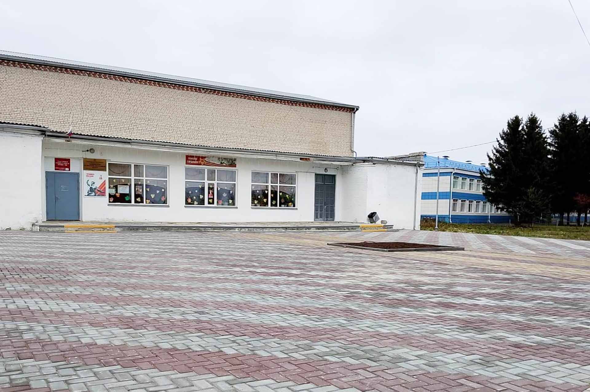 В&nbsp;селе Чаши Курганской области облагородили площадь у&nbsp;досугового центра