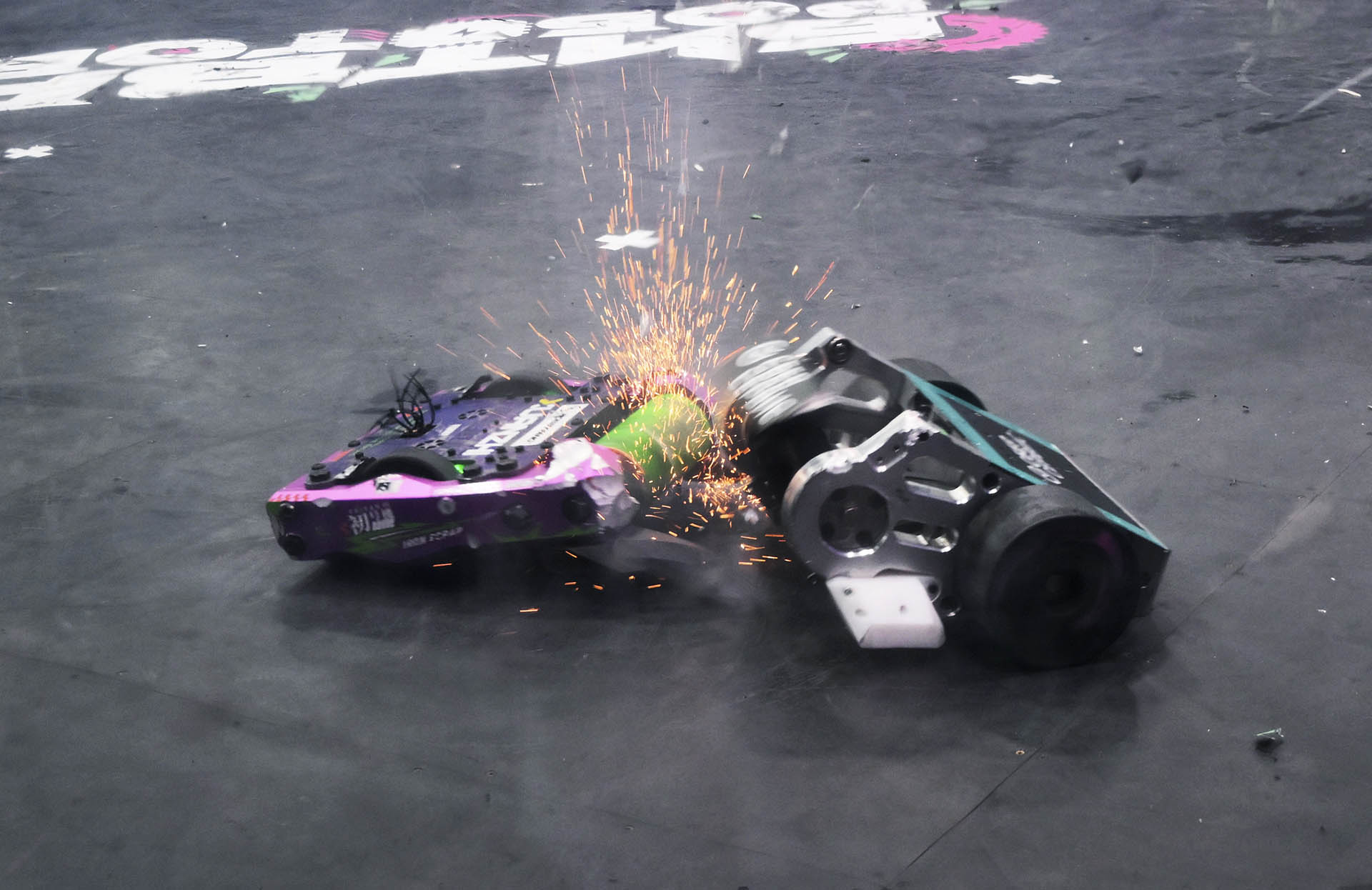 Команды из&nbsp;России победили в&nbsp;обеих категориях &laquo;Битвы роботов&raquo;