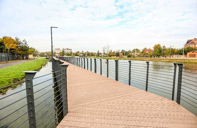 В&nbsp;подмосковном поселке Нахабино облагородили набережную Торфяного озера