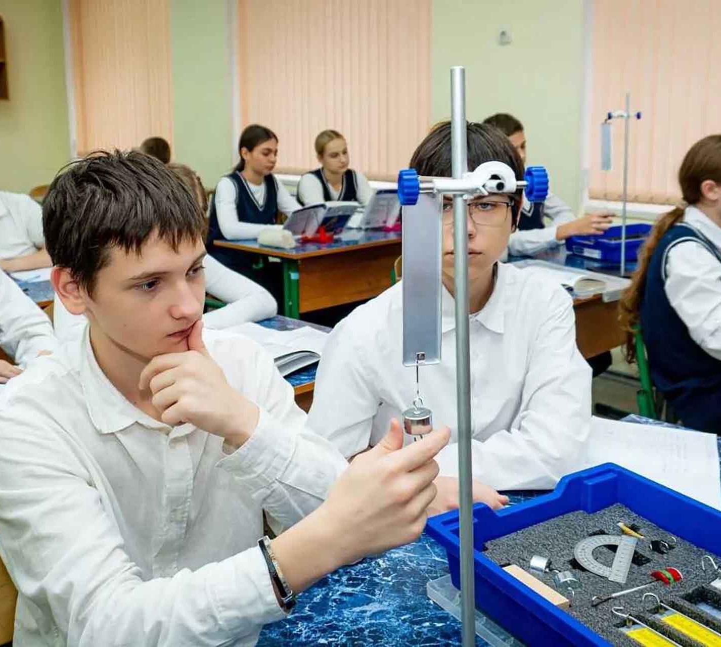 Школы Дона получат учебное оборудование для&nbsp;кабинетов физики, изо и&nbsp;музыки