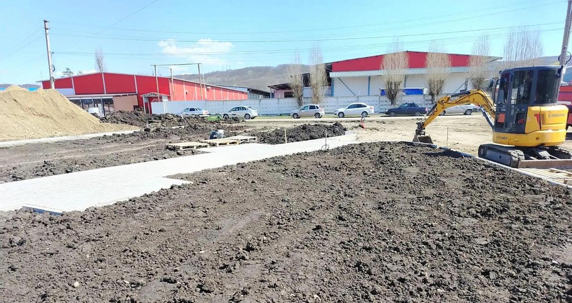 В&nbsp;Апшеронске Кубани начали обновлять сквер им. летчика-космонавта Комарова