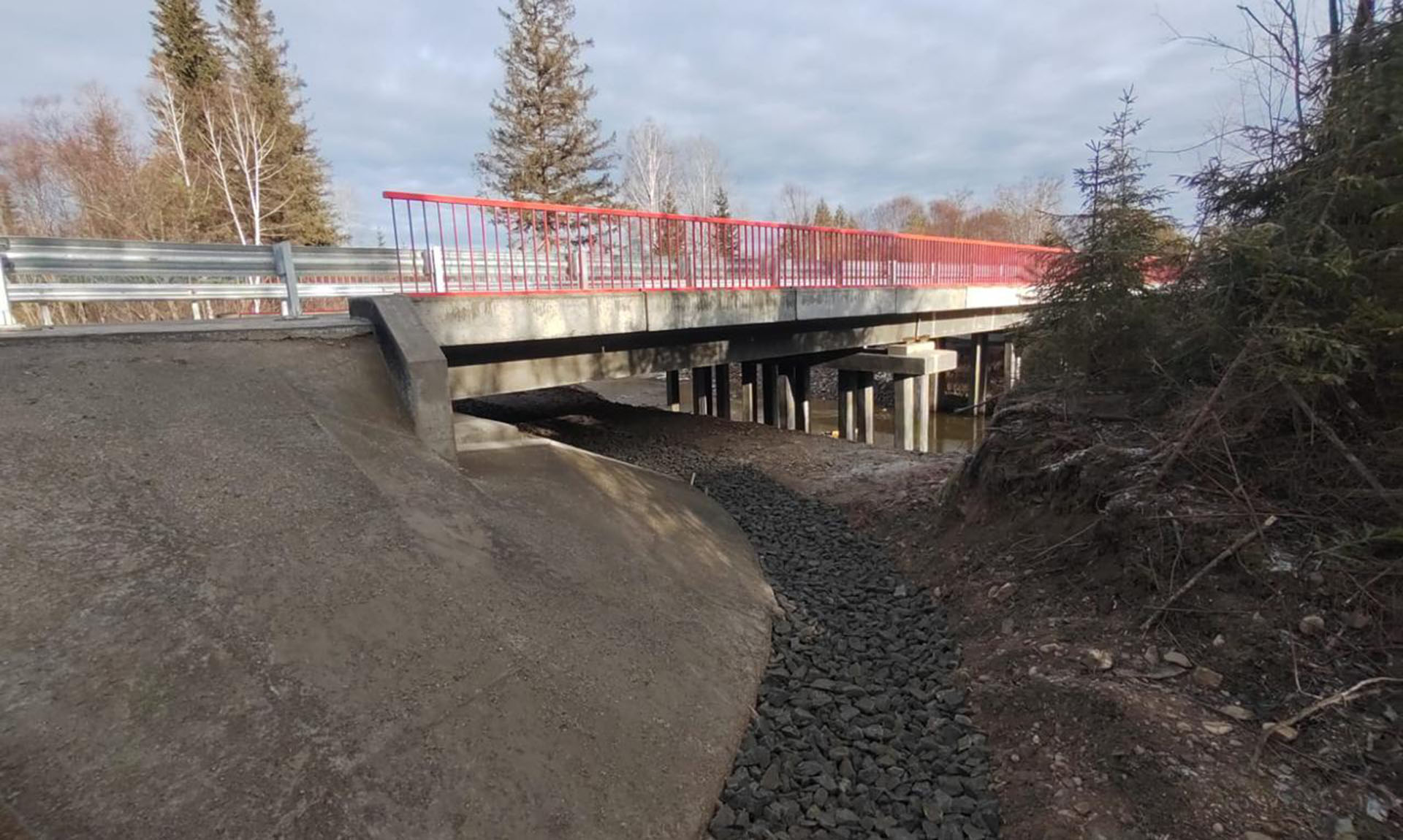 В Иркутской области отремонтировали мост через реку Хингуйку