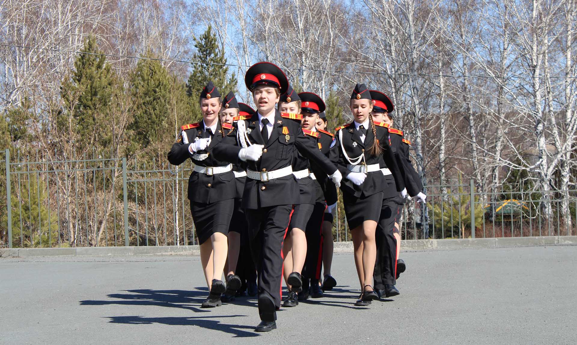 Муниципальный этап игры &laquo;Зарница 2.0&raquo; собрал в&nbsp;кузбасской Юрге 240&nbsp;учащихся