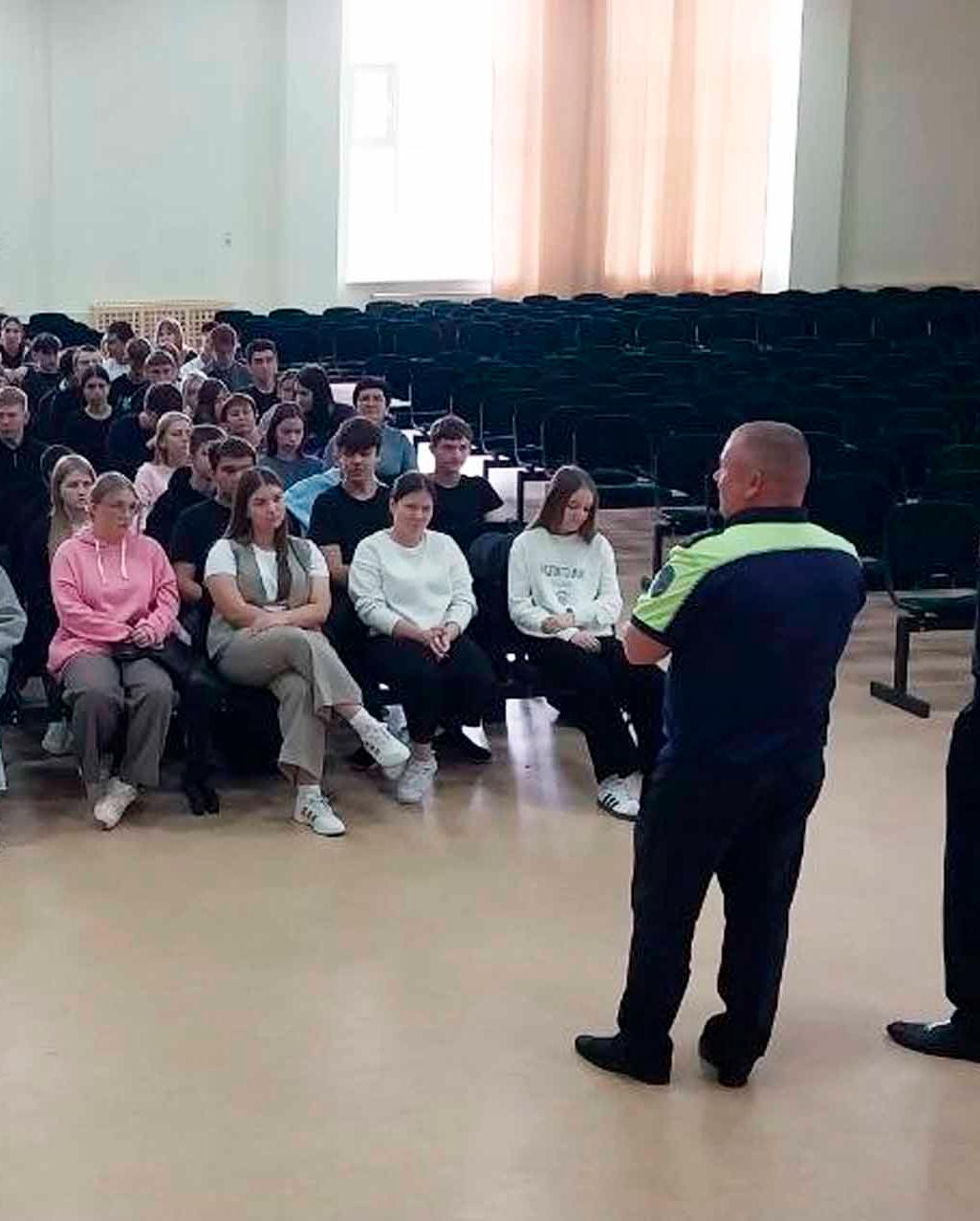 В&nbsp;Елховском районе Самарской области школьникам рассказали о&nbsp;работе полиции