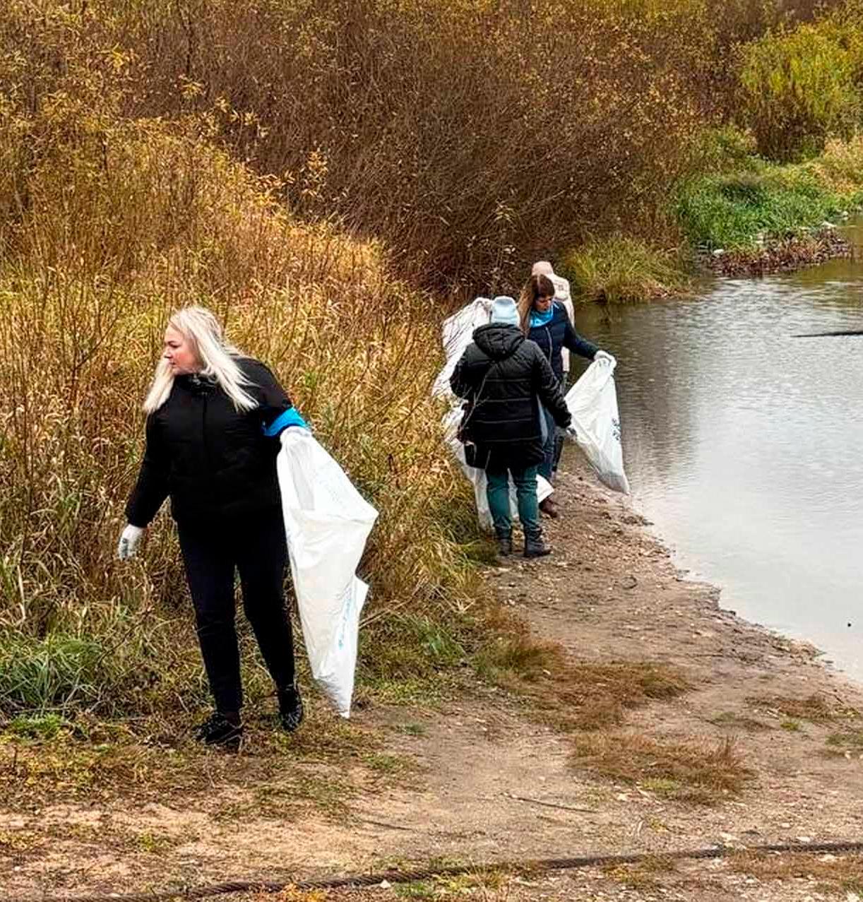 В&nbsp;Калуге расчистили от&nbsp;мусора берег Оки