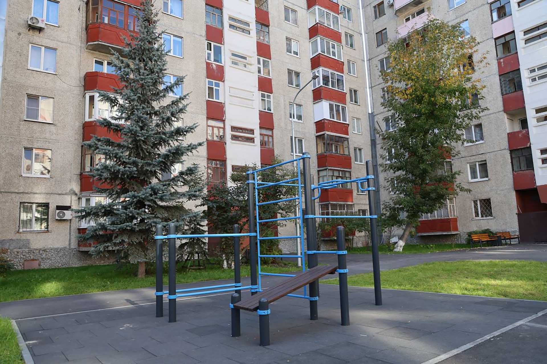 В&nbsp;Калининском округе Тюмени благоустроили двор