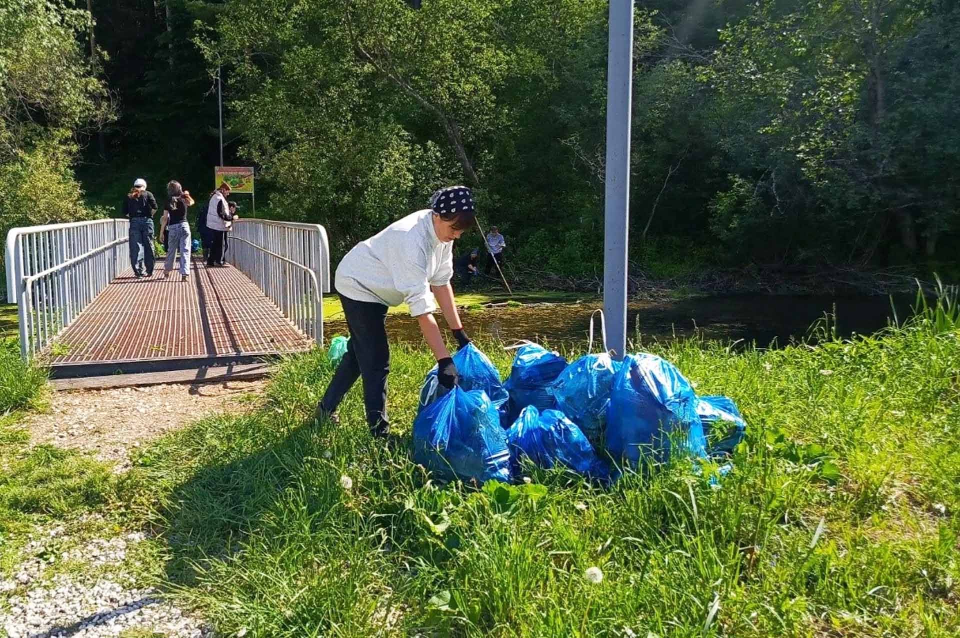 В&nbsp;башкирском селе Мишкино очистили от&nbsp;мусора берег реки Иняк