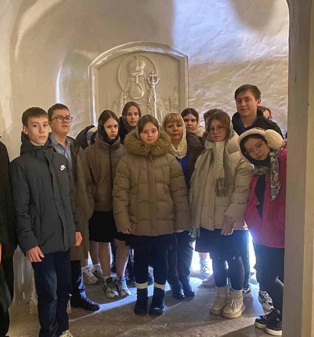 Школьники из&nbsp;Белгородской области посетили мужской монастырь в&nbsp;селе Холки