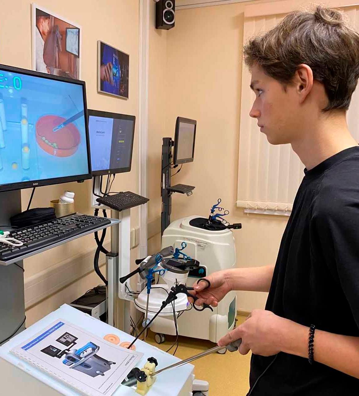 Для&nbsp;урайских школьников провели занятия в&nbsp;Ханты-Мансийской медакадемии