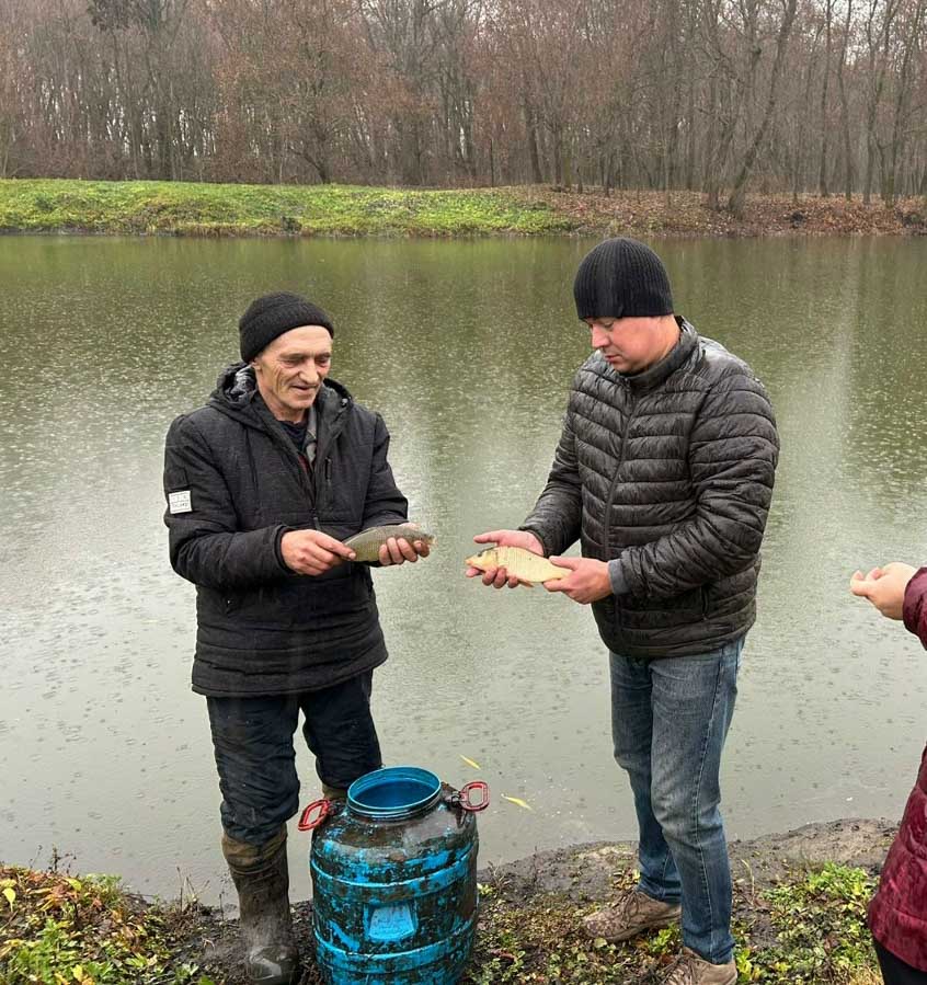 Более 100&nbsp;особей карпа выпустили в&nbsp;старинный пруд в&nbsp;Тамбовской области