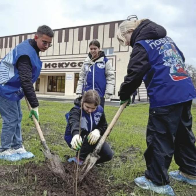 В&nbsp;Чапаевске Самарской области высадили 20&nbsp;рябин у&nbsp;школы искусств № 1