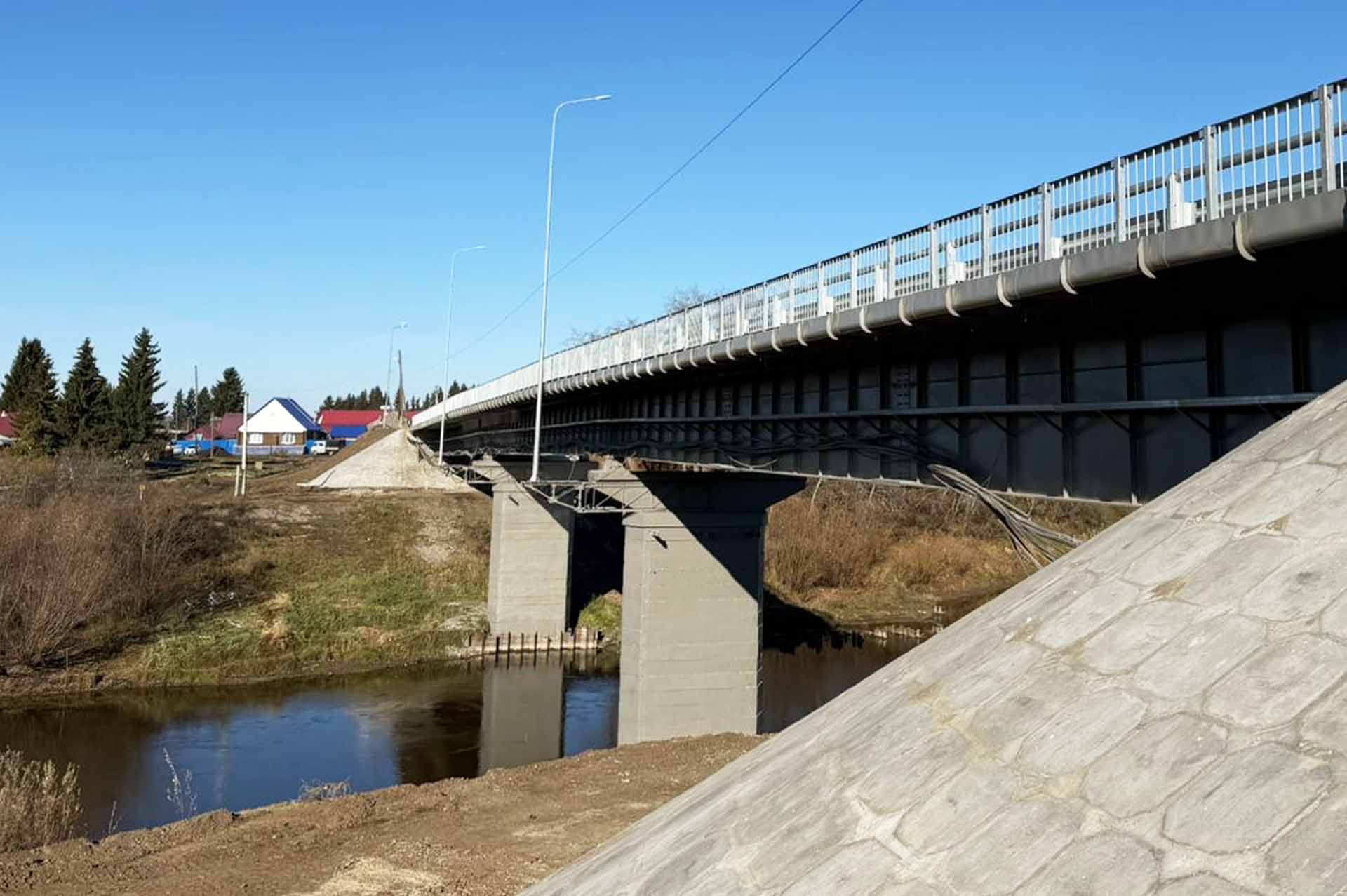 В Новосибирской области отремонтировали мост через реку Тару