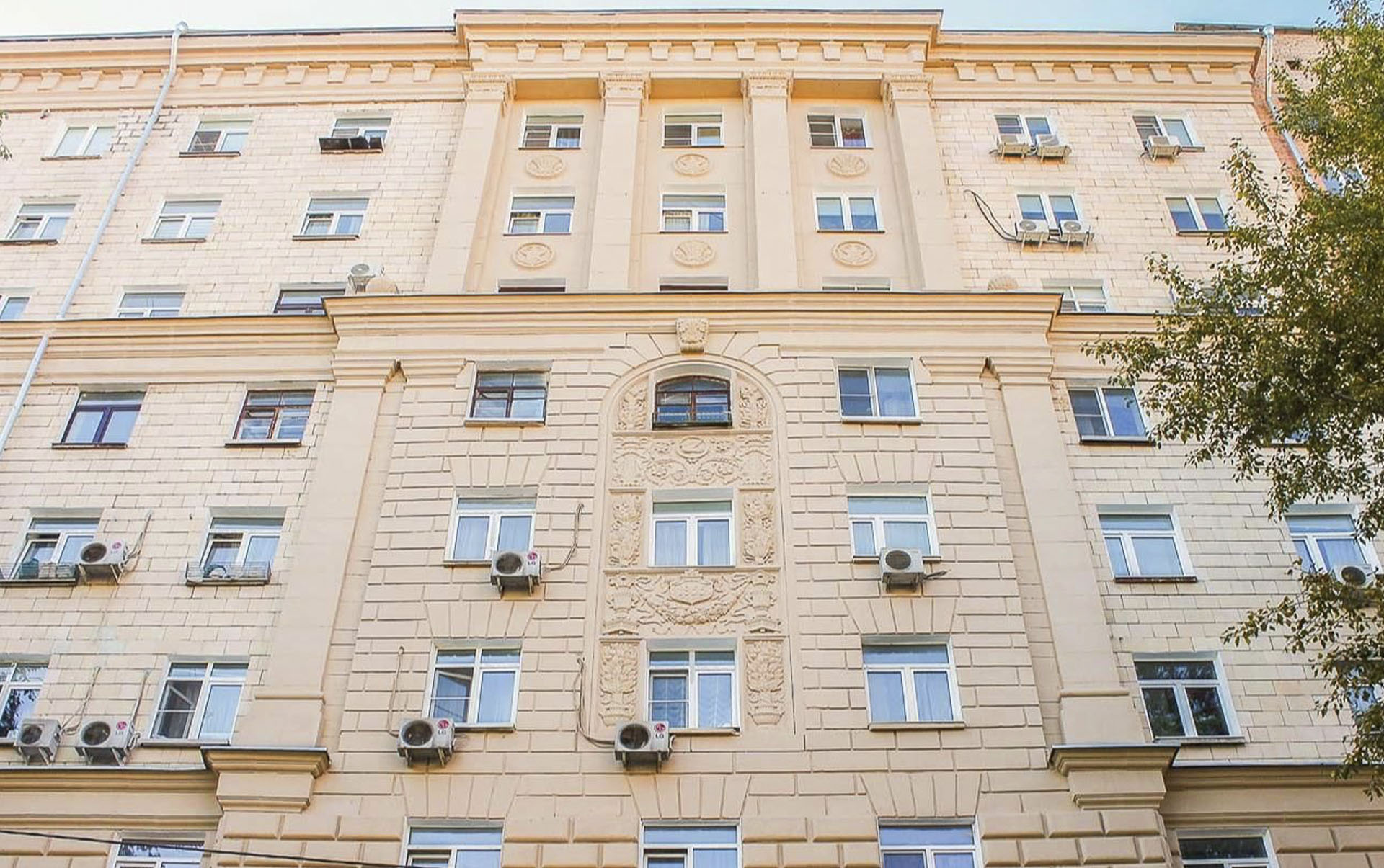 Исторический облик вернут 15&nbsp;московским домам с&nbsp;советской символикой