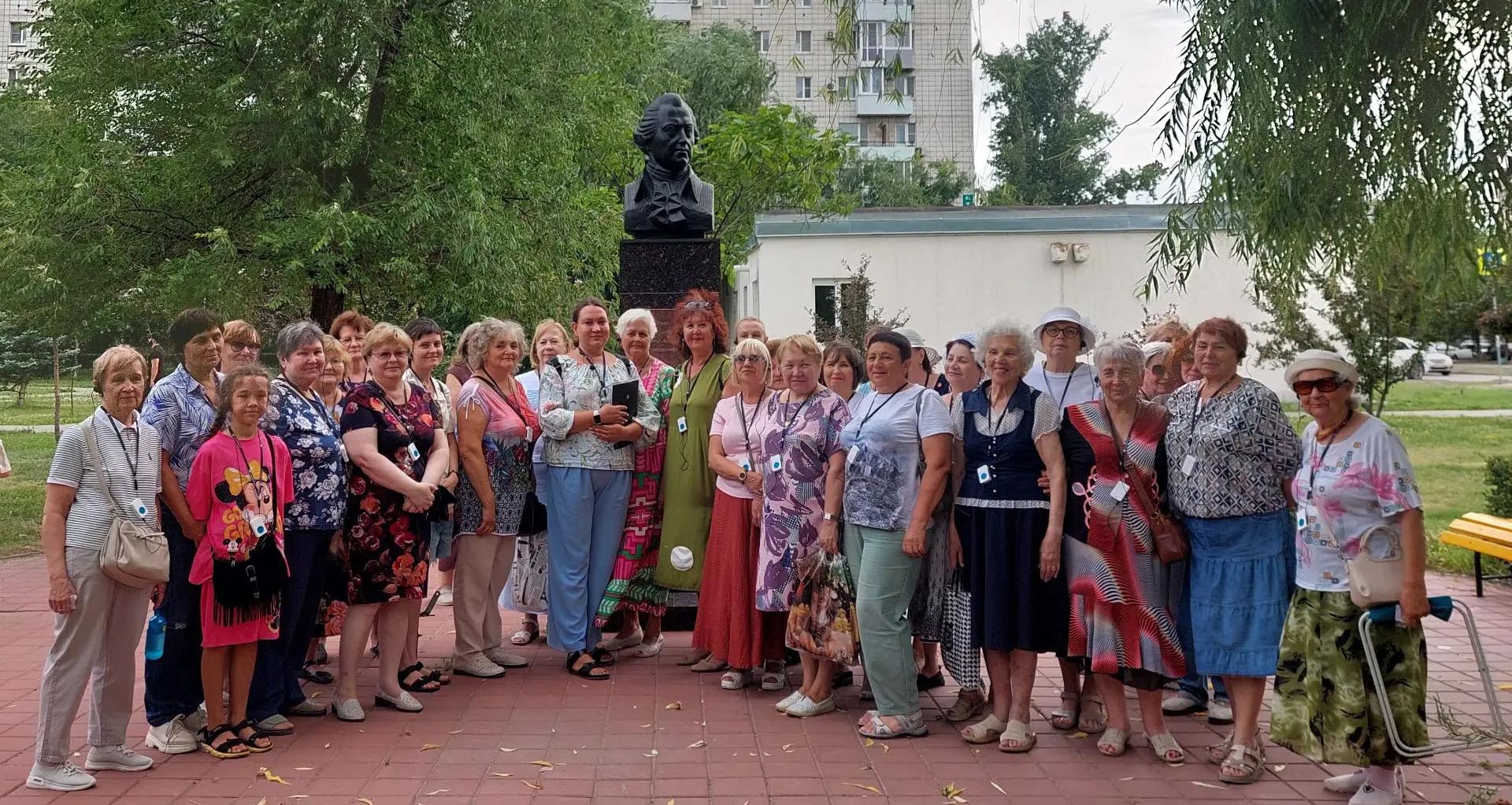 В&nbsp;Кировском районе Волгограда провели экскурсию для&nbsp;старшего поколения