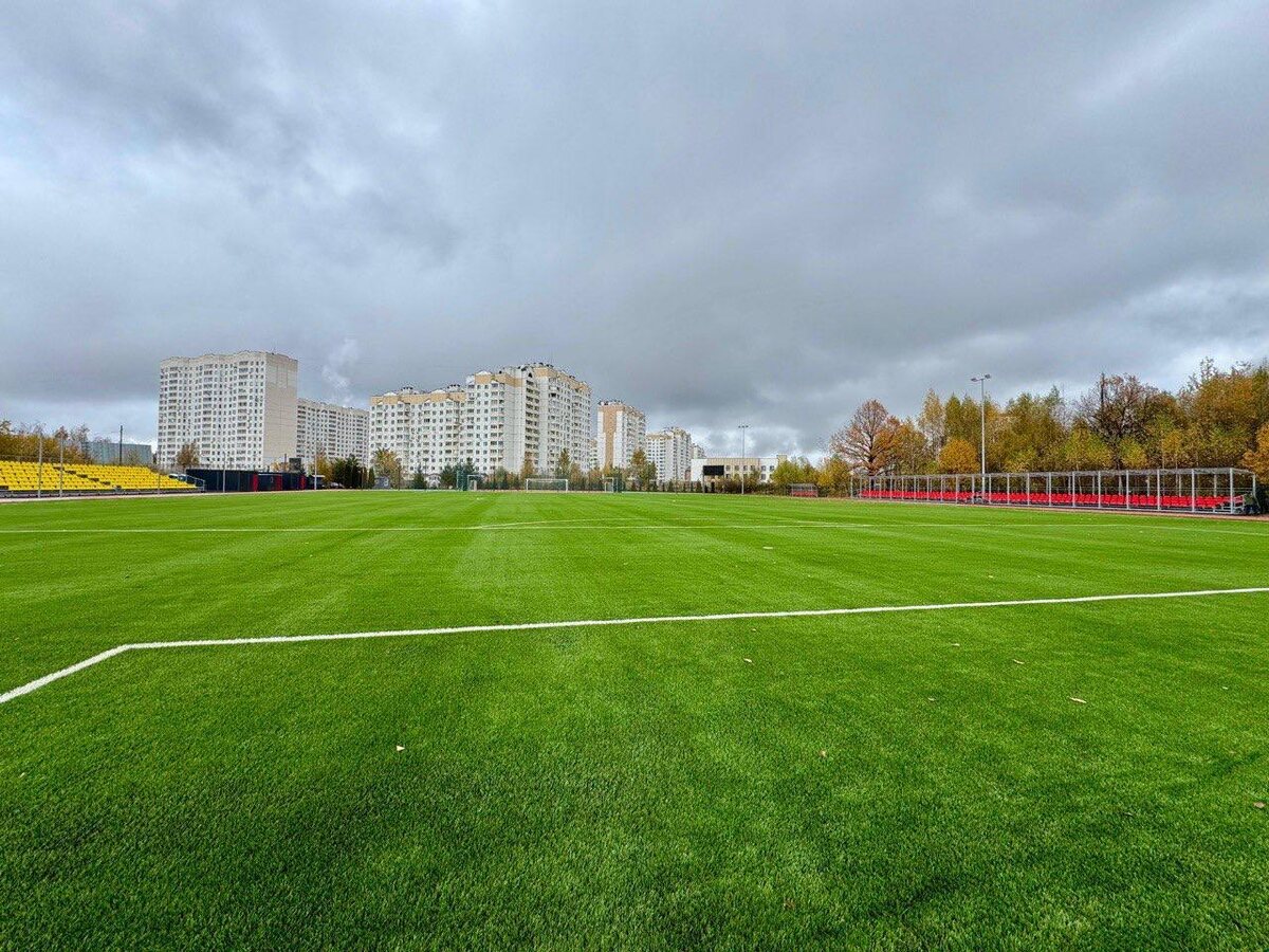 В подмосковном Солнечногорске открыли обновленный стадион «Авангард»