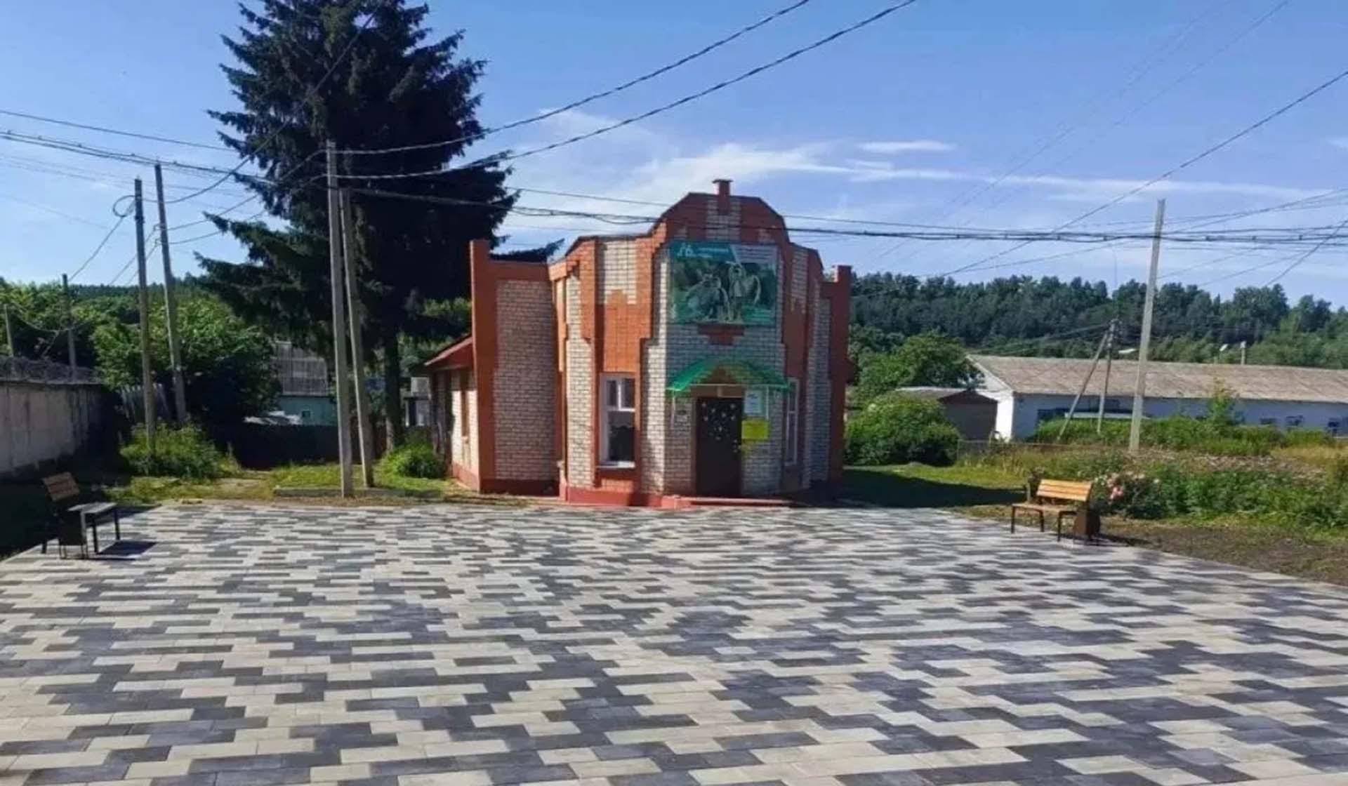 В&nbsp;поселке Покровское Орловской области благоустроили сквер им. Льва Овалова