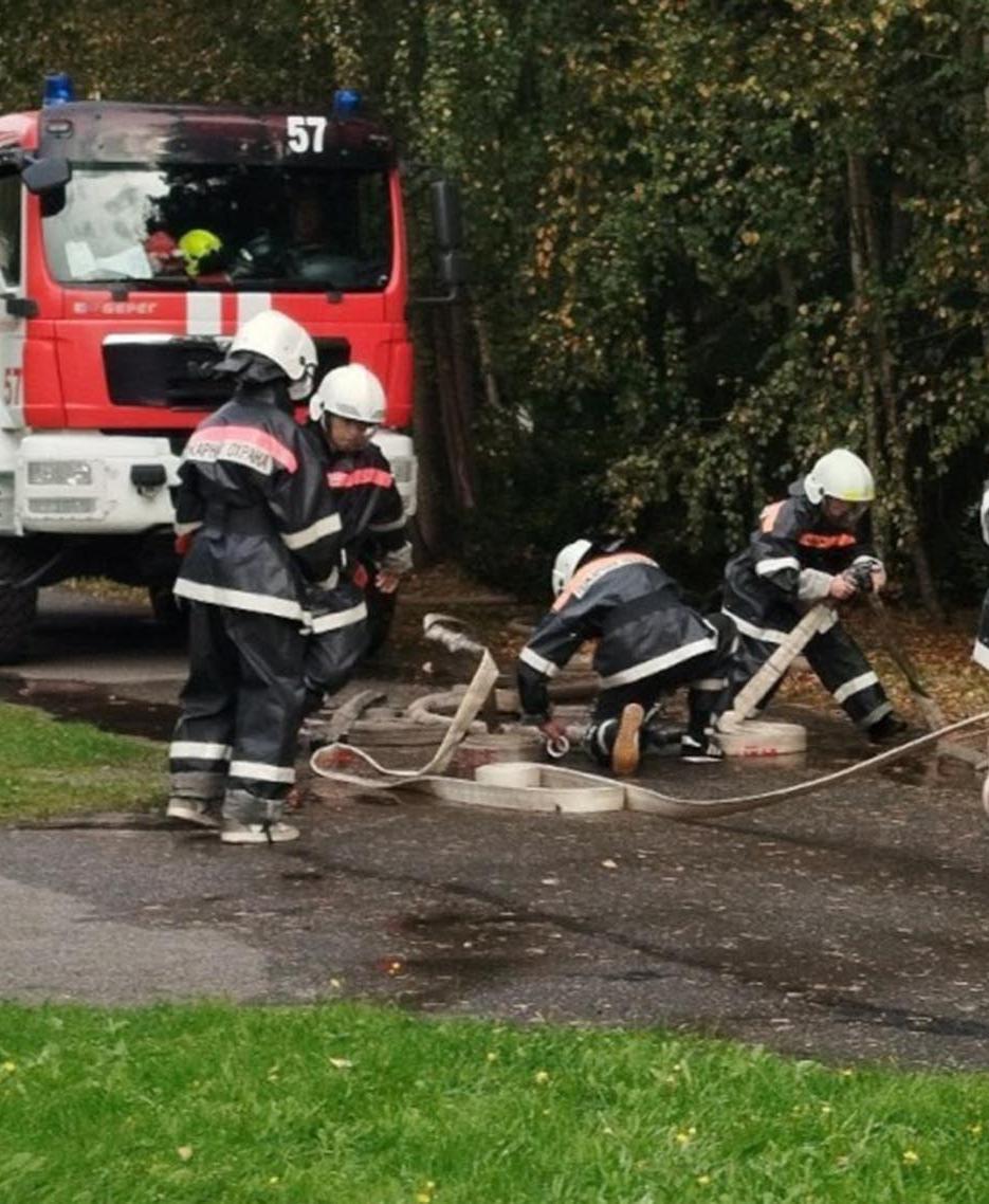 Учащиеся петербургской школы № 199 приняли участие в слете юных пожарных
