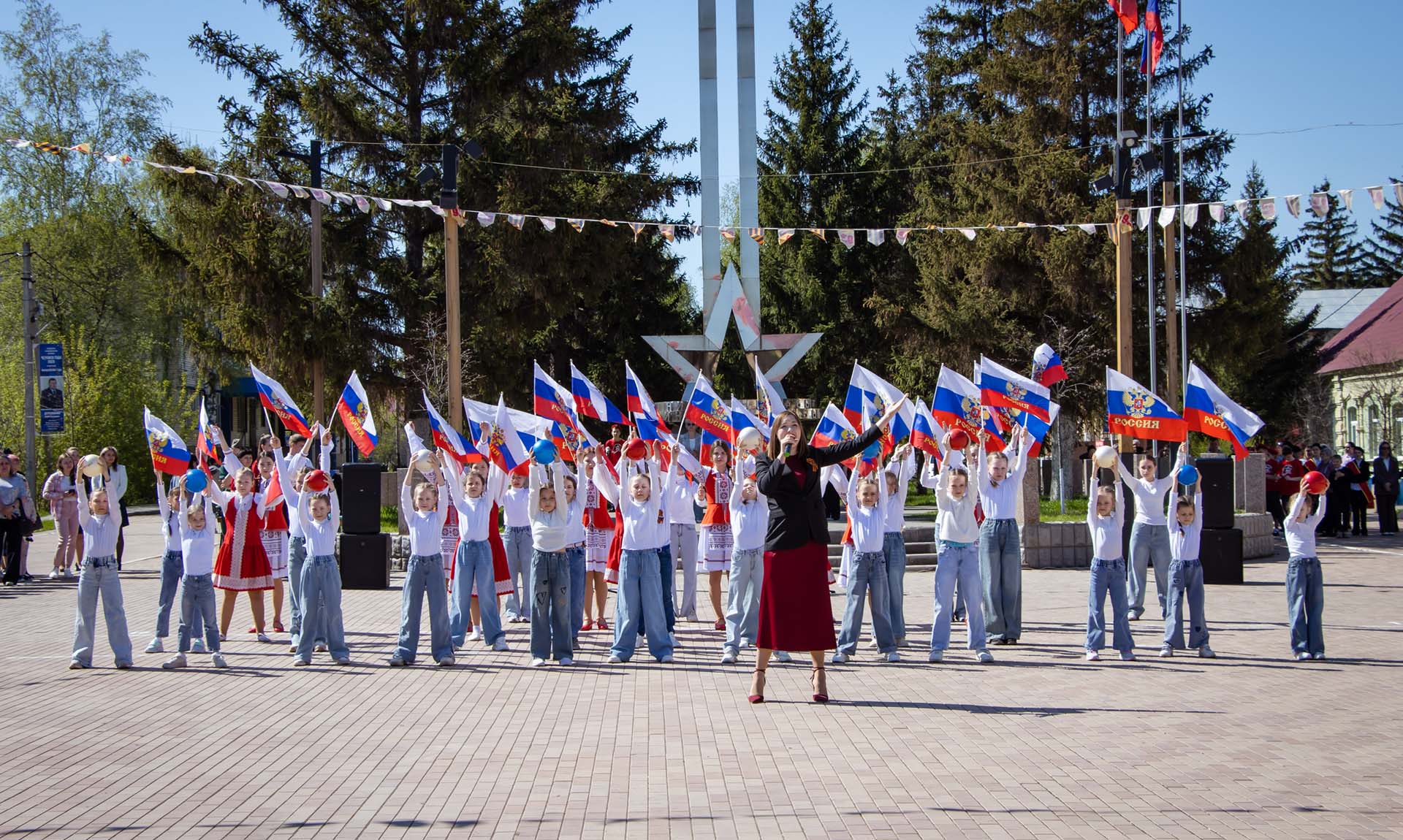 В&nbsp;Абдулине Оренбургской области прошла Всероссийская акция &laquo;Вальс Победы&raquo;
