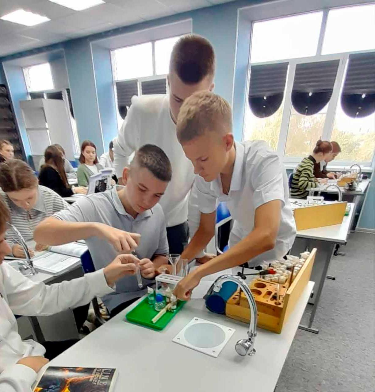 В&nbsp;школе станицы Березанской на&nbsp;Кубани оборудовали новый кабинет химии