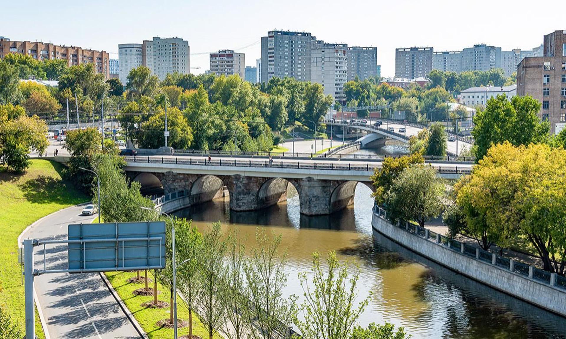 На&nbsp;Лефортовском мосту в&nbsp;Москве обновили покрытие