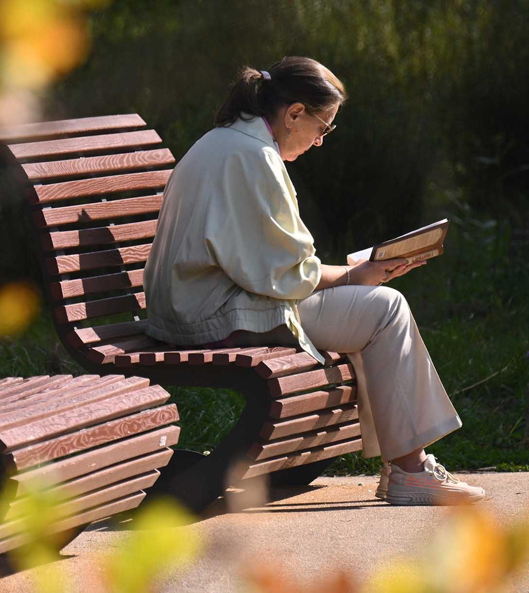 В Санкт-Петербурге завершают благоустройство сквера Блокадников
