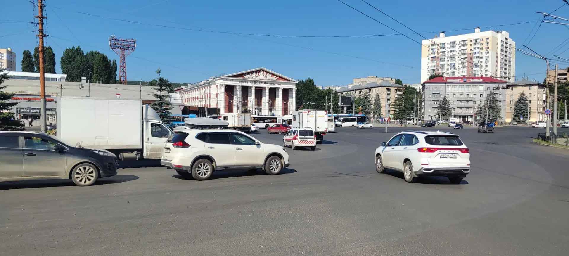 В&nbsp;Саратове заканчивают ремонтировать участок площади имени Ленина