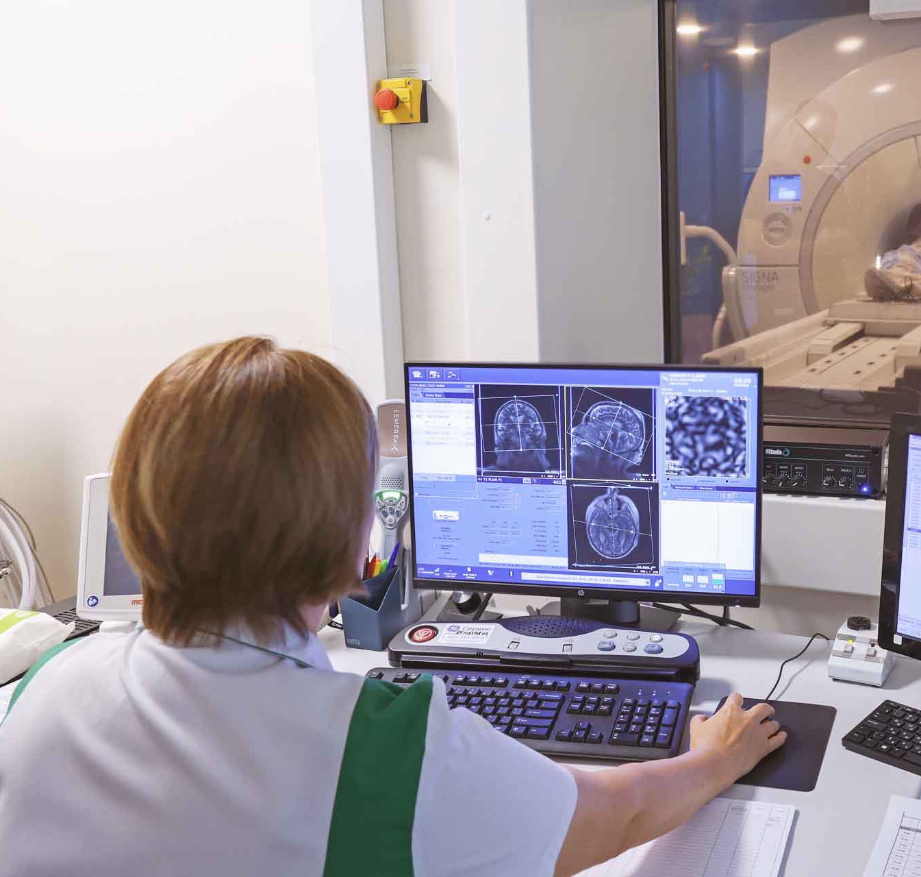 В&nbsp;Нижневартовской окружной больнице ввели новую технологию проведения МРТ