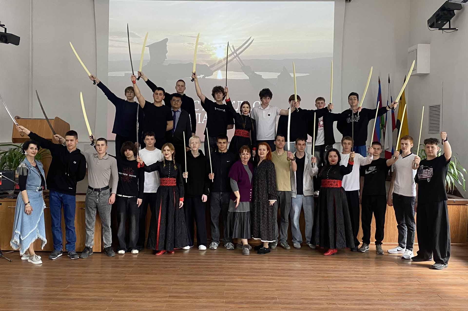 В&nbsp;Новороссийске провели мастер-класс по&nbsp;казачьей фланкировке