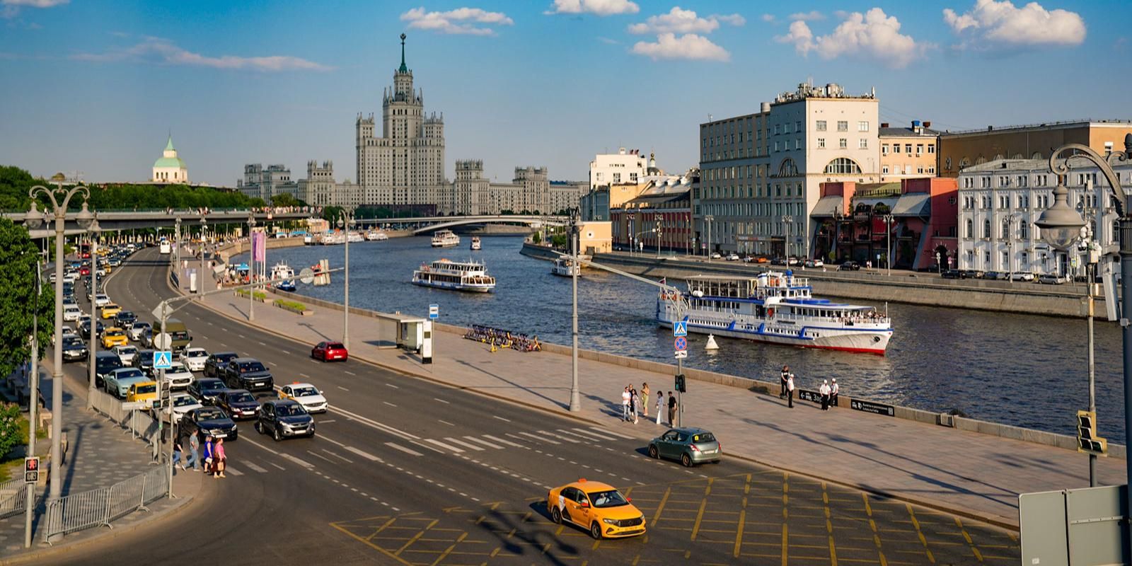 На&nbsp;Москворецкой набережной в&nbsp;столице обновили асфальт
