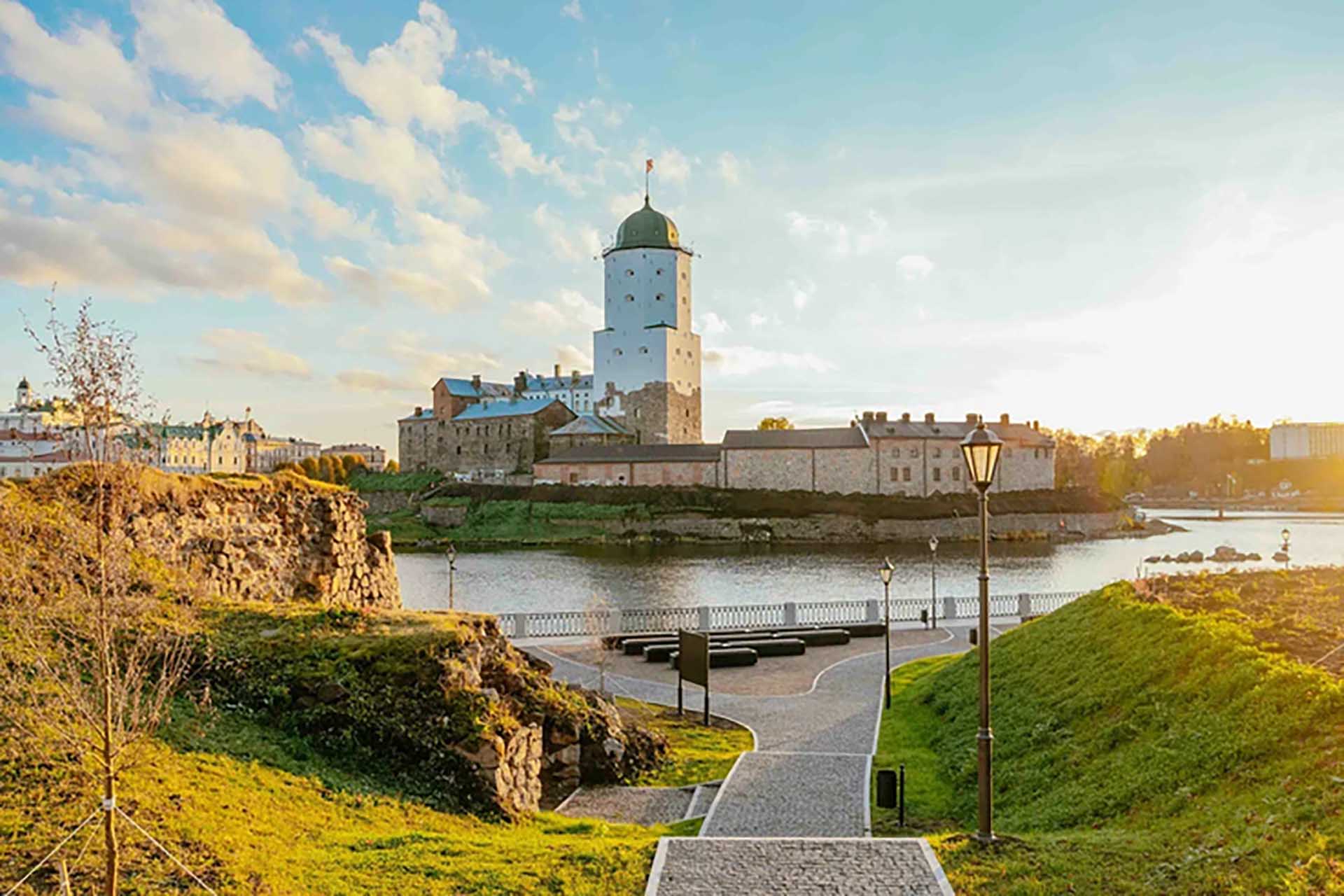 В&nbsp;этом году в&nbsp;Ленобласти благоустроили почти 100&nbsp;общественных территорий