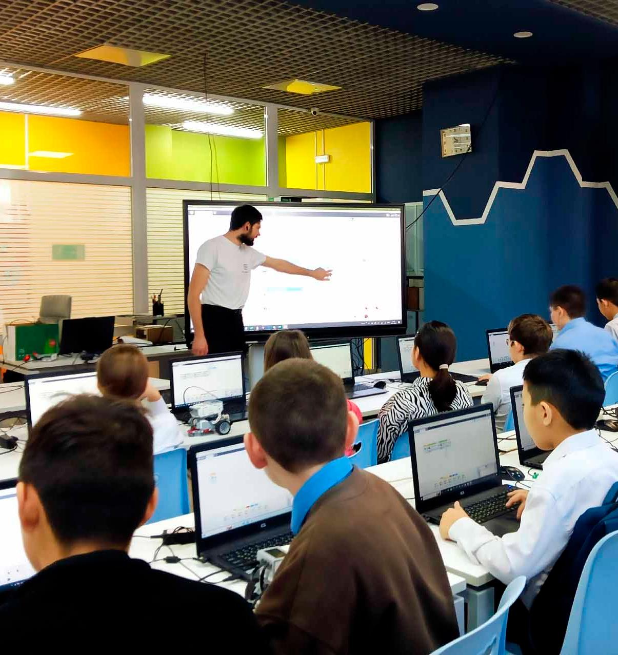 В&nbsp;&laquo;Кванториуме-04&raquo; Республики Алтай 150&nbsp;школьников освоили новые технологии