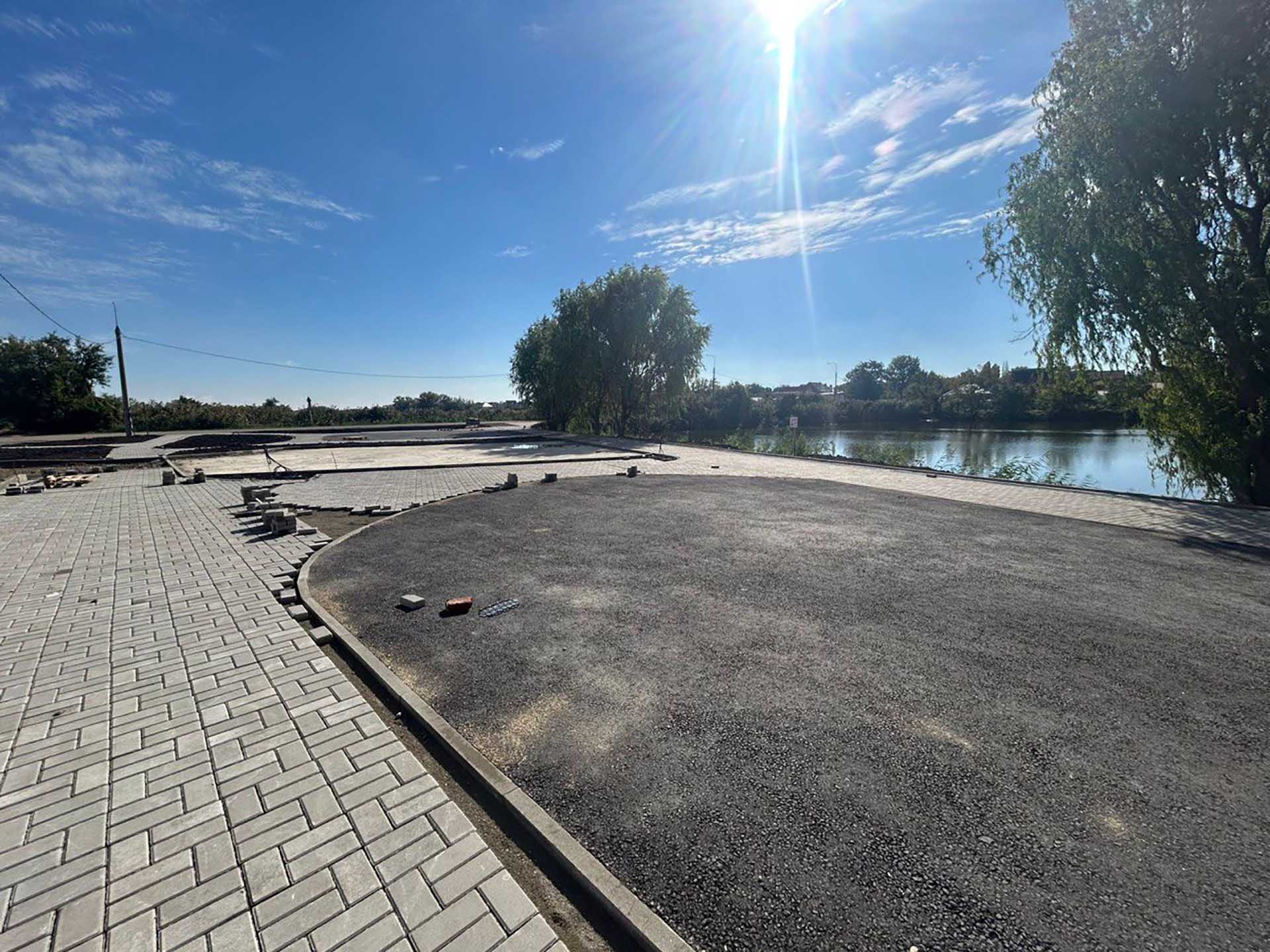 На&nbsp;Кубани в&nbsp;станице Выселки завершают благоустройство территории возле реки