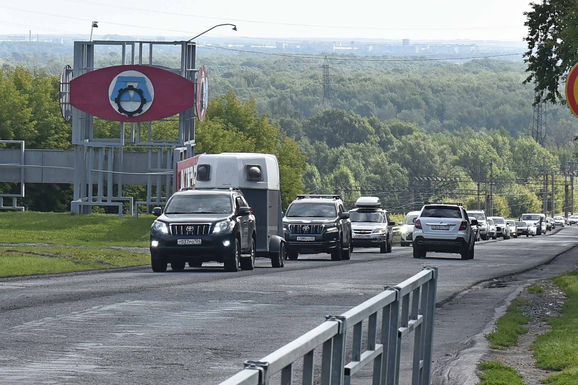 В&nbsp;Барнауле стартовал ремонт проезжей части по&nbsp;улице Парфенова