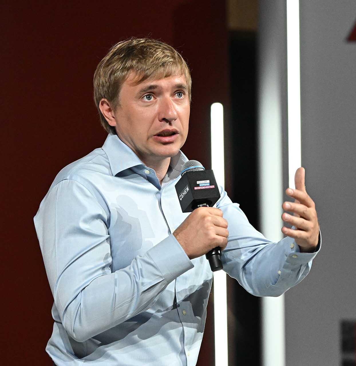 Глава Росмолодежи и&nbsp;гендир VK обсудили компетенции и&nbsp;профессии будущего