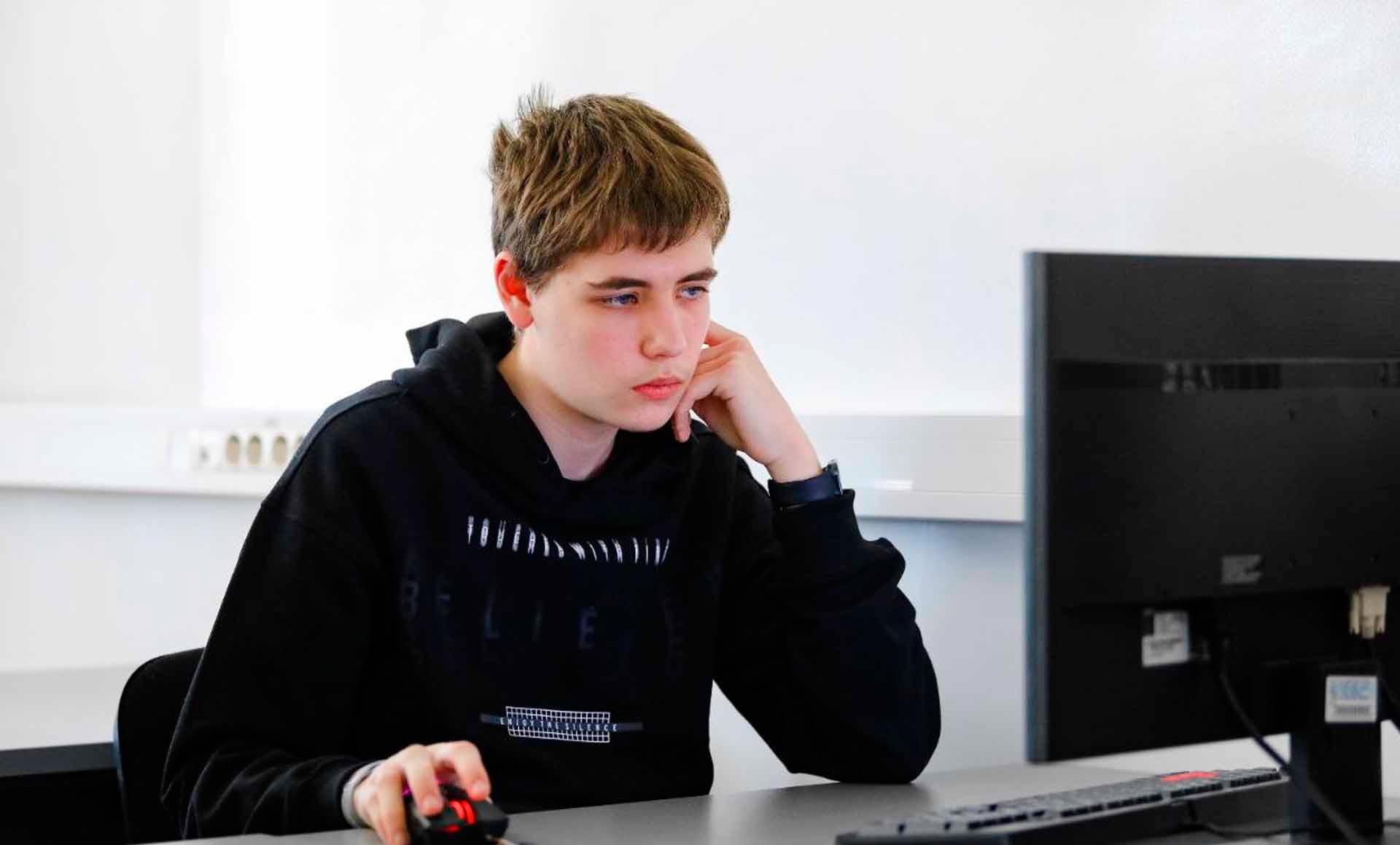 От&nbsp;идеи к&nbsp;открытию: стартовал конкурс &laquo;Наука. Территория героев&raquo;