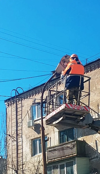 В&nbsp;Лутугино по&nbsp;просьбам жителей улучшили детскую площадку