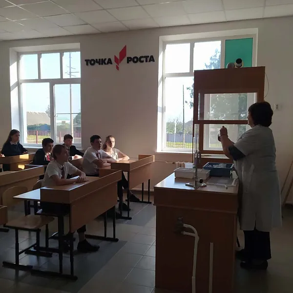 Школы Усть-Лабинского района Краснодарского края получили наборы для&nbsp;химических опытов