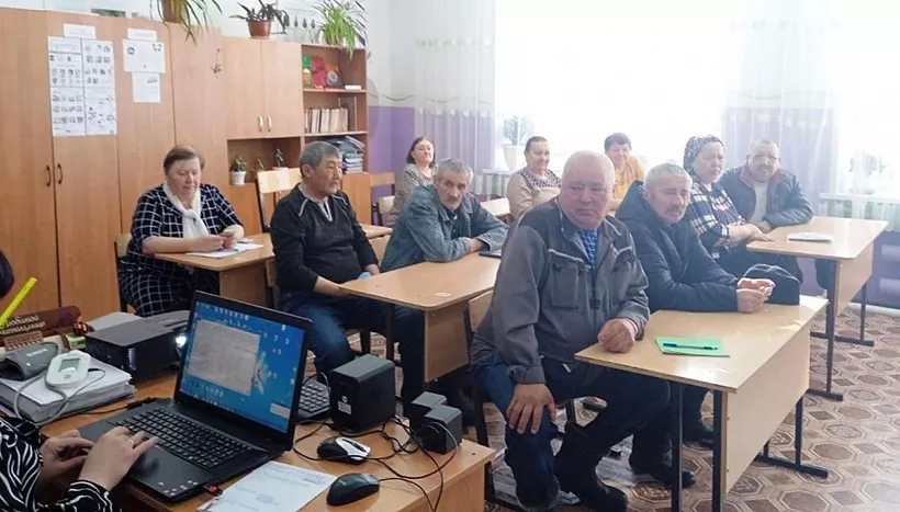 Оренбургские пенсионеры изучили основы компьютерной грамотности