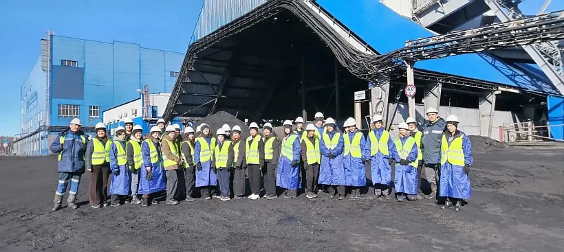 В&nbsp;Кузбассе учащиеся колледжа посетили предприятие по&nbsp;добыче угля