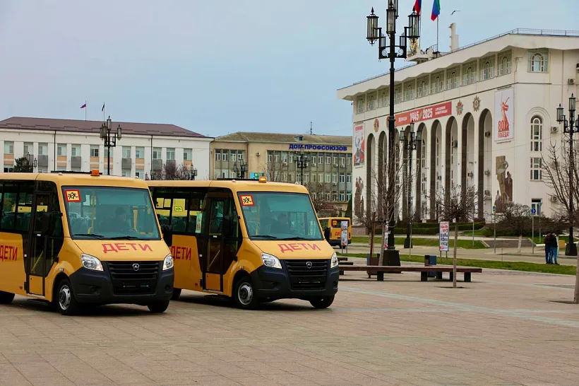 Школы Дагестана получили 50&nbsp;новых автобусов