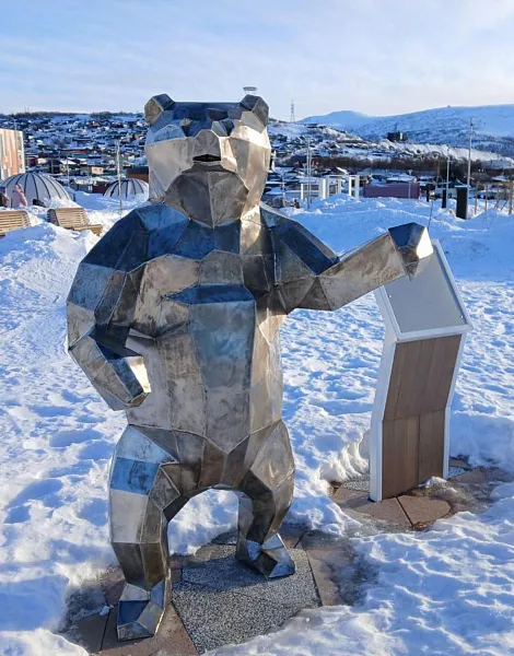 В&nbsp;магаданском парке &laquo;Маяк&raquo; установили скульптуры животных