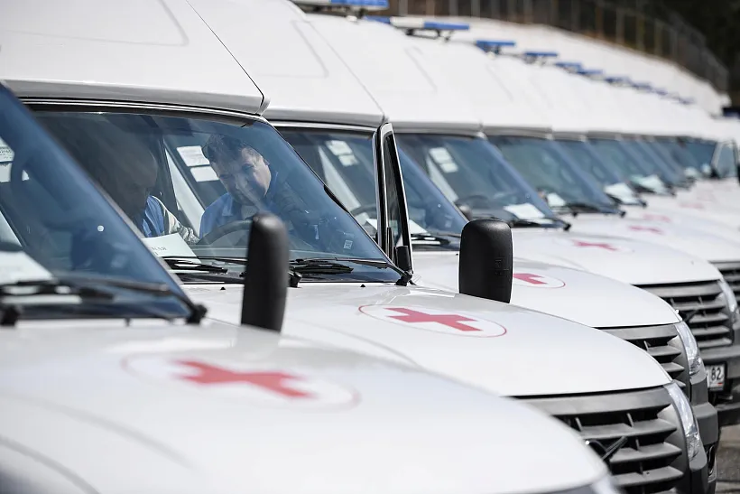 Поликлиника Самарской области получила автомобиль
